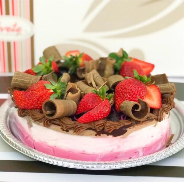 Torta Mousse de Morango com Chocolate